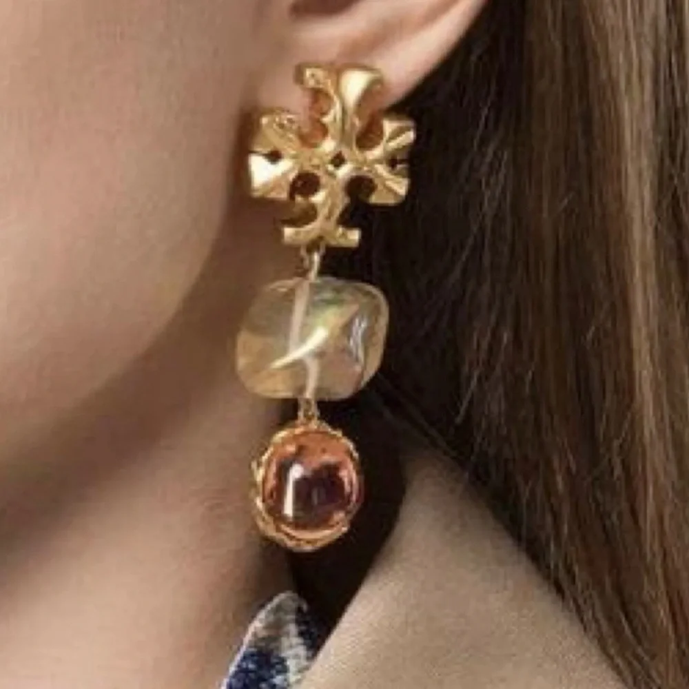 Designers Brands For Customers That Love To Wear Casual and Elegant Accessories;